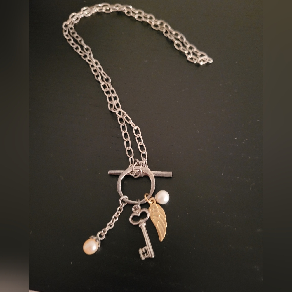 Vantel Pearl charm Necklace